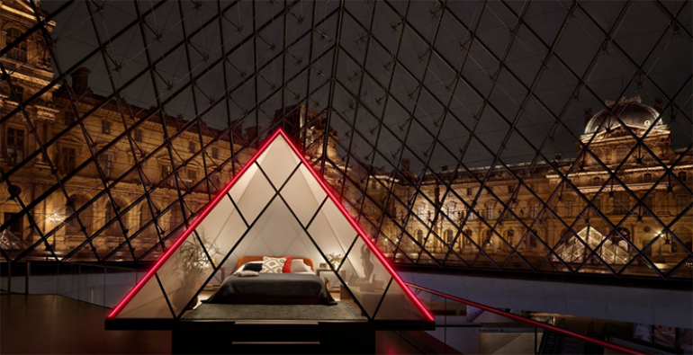 Museo del Louvre noche