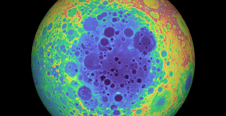 Luna masa metálica Cara oculta de la Luna