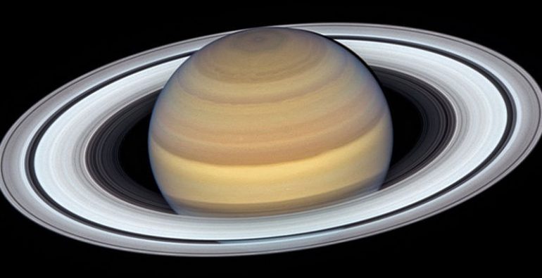 Hubble Saturno
