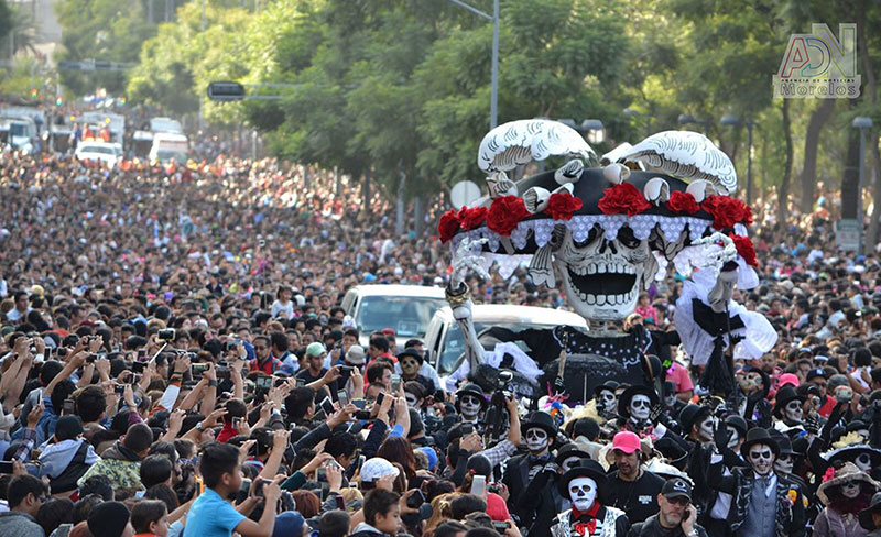 Desfile Internacional de Día de Muertos