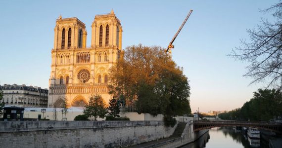 Catedral de Notre Dame Francia París 15 de abril
