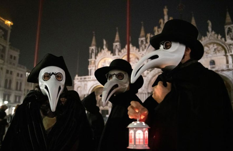 opción Comiendo adjetivo Por qué los doctores usaban estas máscaras puntiagudas durante la peste? |  National Geographic en Español