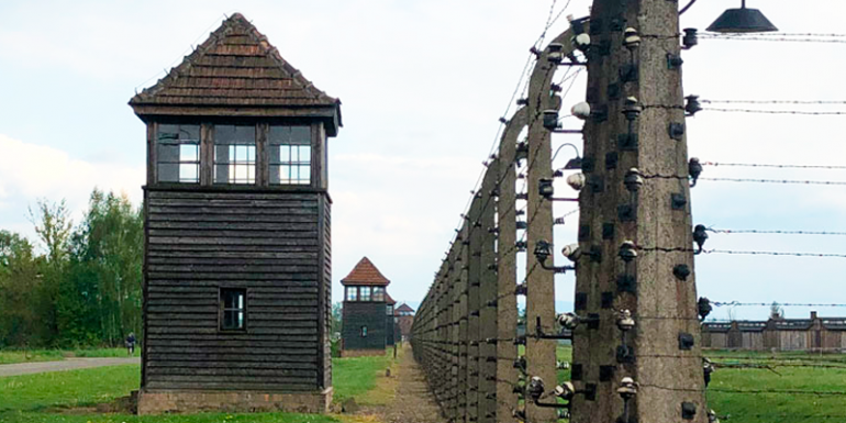 objetos ocultos campo de concentración nazi de Auschwitz