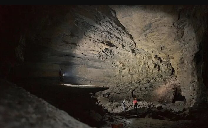 fotografía de la cueva de los Tayos en Ecuador