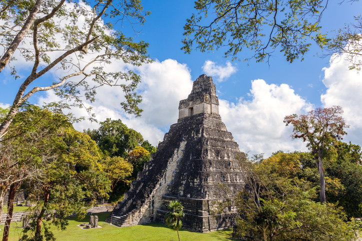 pirámide de tikal guatemala