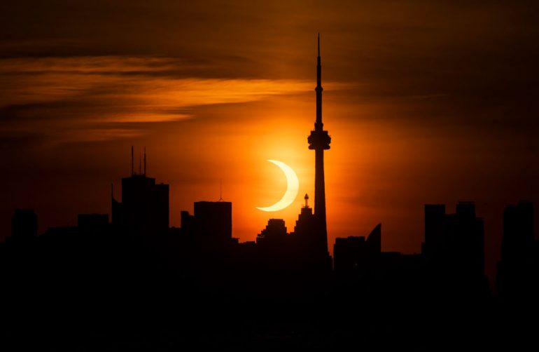 eclipse solar abril 2022
